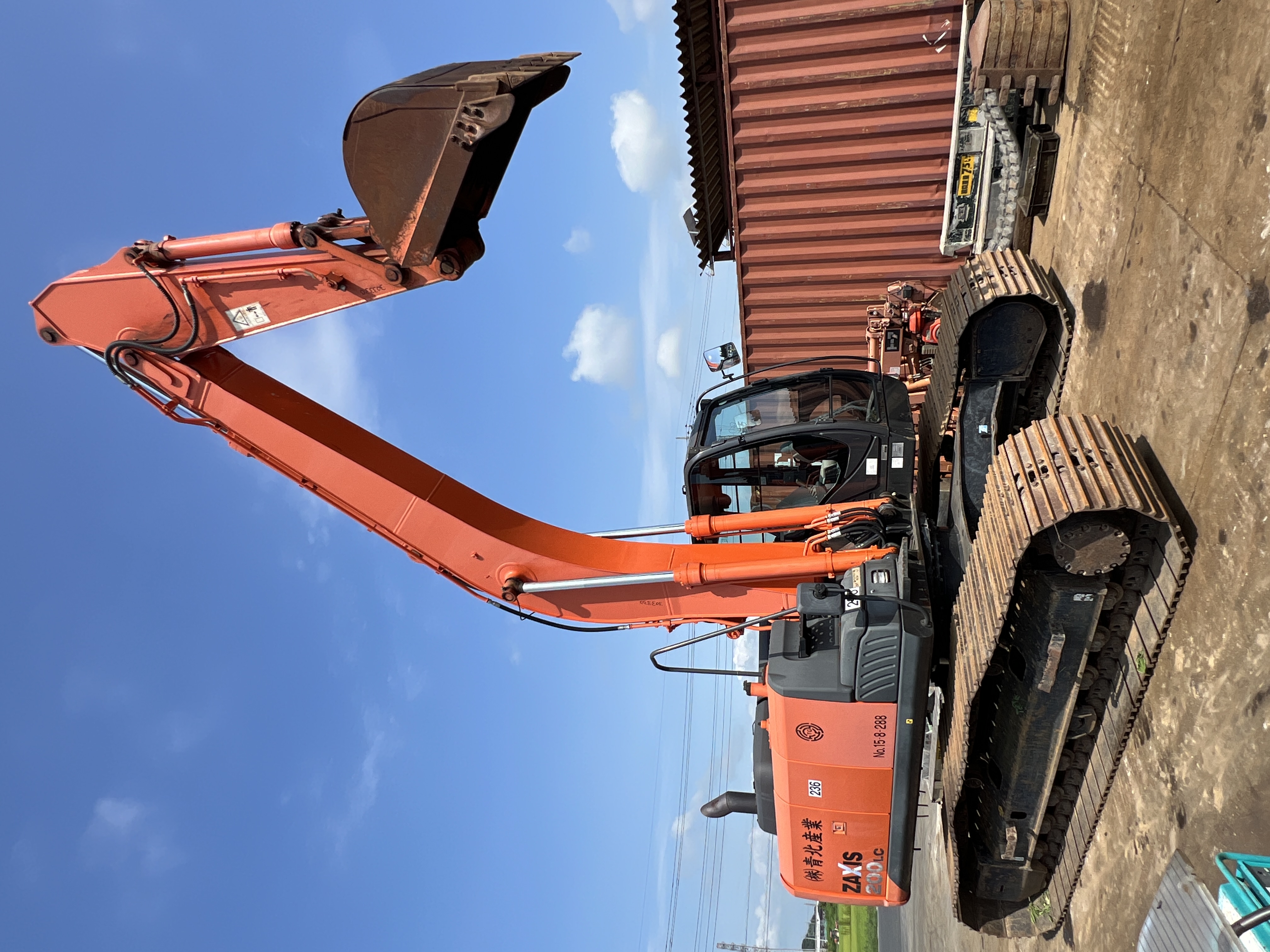 HITACHI ZX200LC-5B（303330） - Image 4