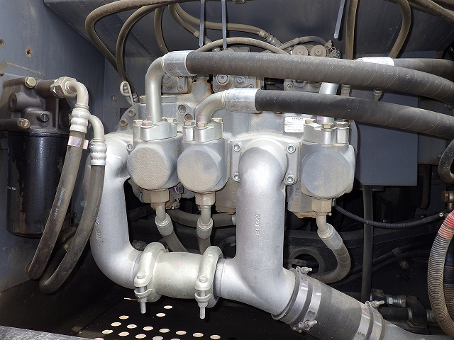 HITACHI ZX200LC-5B（303330） - Image 32