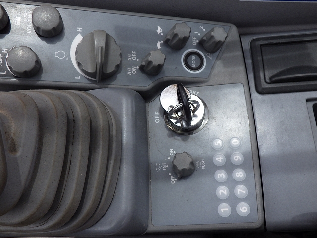 HITACHI ZX200LC-5B（303330） - Image 47